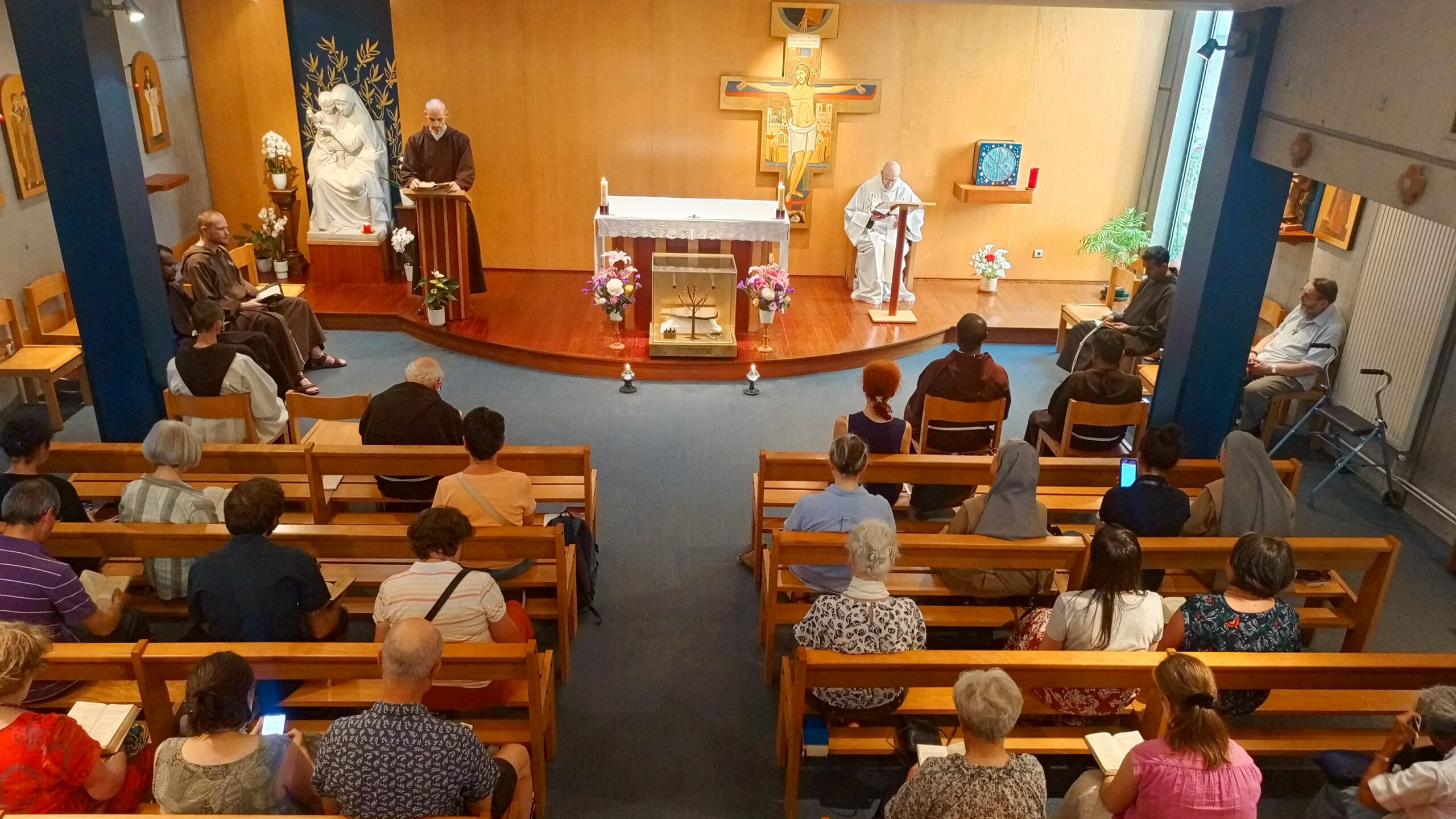 Samedi 30 mai 2026, en la mémoire de sainte Jeanne d’Arc, les portes du couvent des Capucins de Paris se sont largement ouvertes à tous.